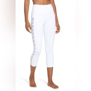 NWT Alo Yoga chevron capri